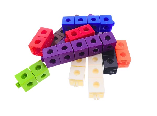62075_Längliche_Steckwürfel_–_Bauen,_Zählen,_Lernen!